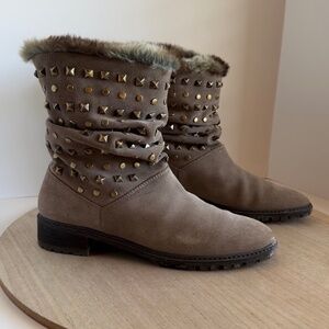 Stuart Weitzman Taupe Suede Studded Slouch Boots Faux Fur Lined Women’s Size 9N